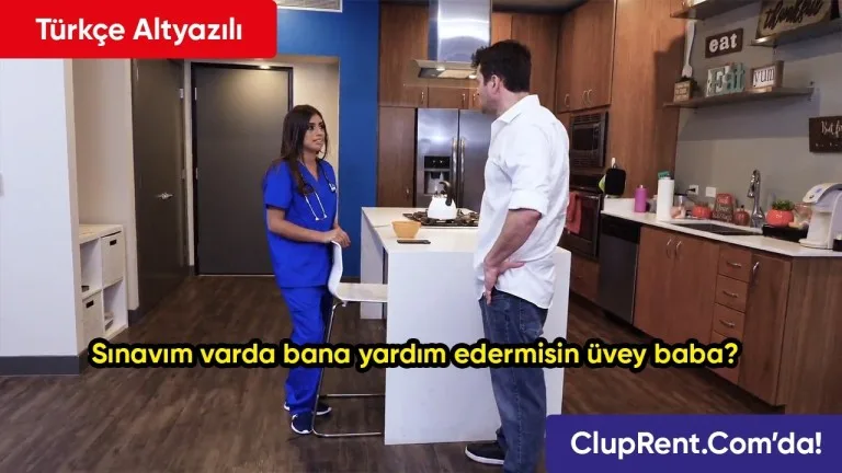 hemsire uvey babasinin tansiyonunu olcuyor.jpg