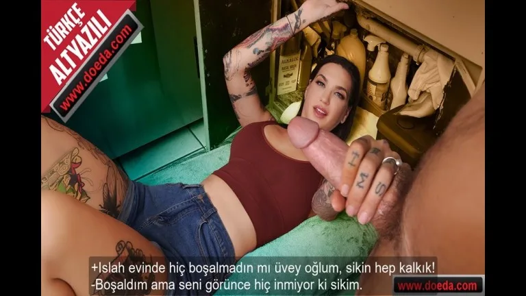 islah evinden donen gencin inmek bilmeyen sikini uvey annesi kullandi.jpg
