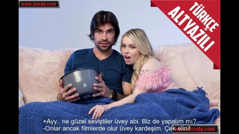 uvey kardesiyle yorgan altindan film izlerken sevisme sahnesini denemek istedi.jpg